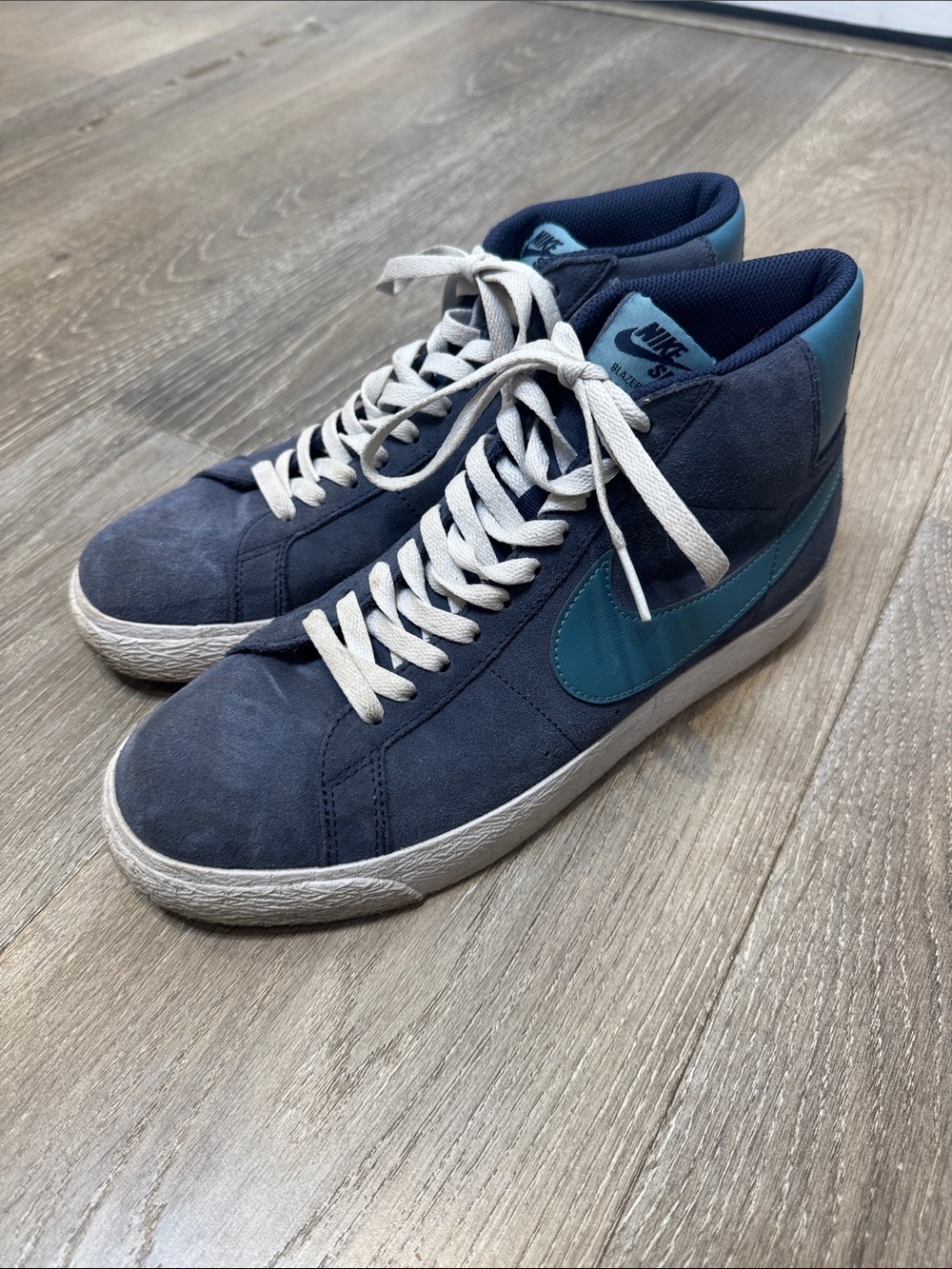 Nike Men's Mid-Top Suede Sneakers in Navy and Teal Swoosh CB
